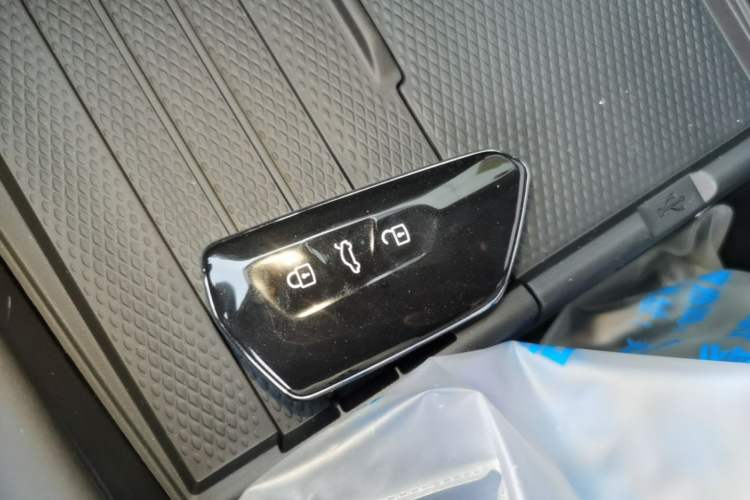 Used Volkswagen ID.UNYX 2025 Pure Model Vehicle Key