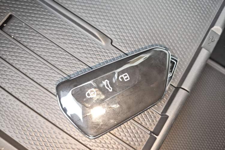 Used Volkswagen ID.UNYX 2025 Pure Model Vehicle Key