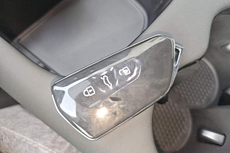 Used Volkswagen ID.UNYX 2025 Pure Model Vehicle Key