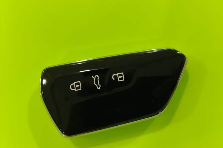 Used Volkswagen ID.UNYX 2025 Pure Model Vehicle Key