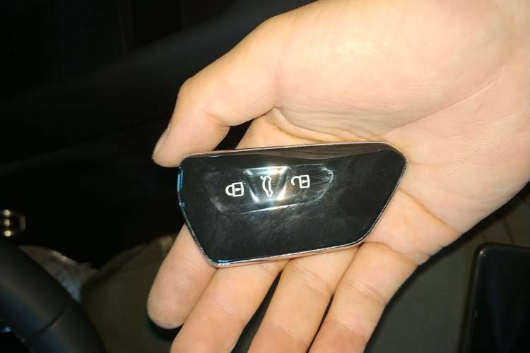 Used Volkswagen ID.UNYX 2025 Pro model Vehicle Key