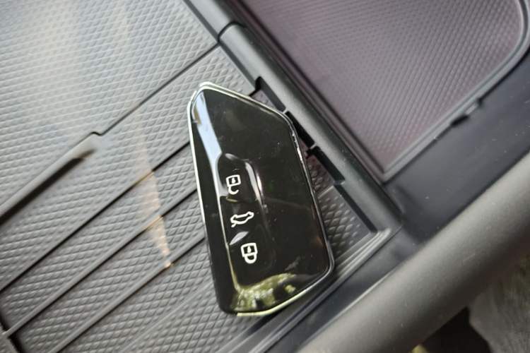 Used Volkswagen ID.UNYX 2025 Pure Model Vehicle Key