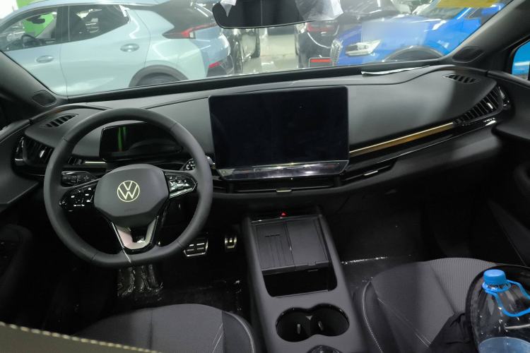 Used Volkswagen ID.UNYX 2025 Pro model Center Console