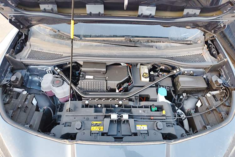 Used Volkswagen ID.UNYX 2025 Pure Model Engine Bay