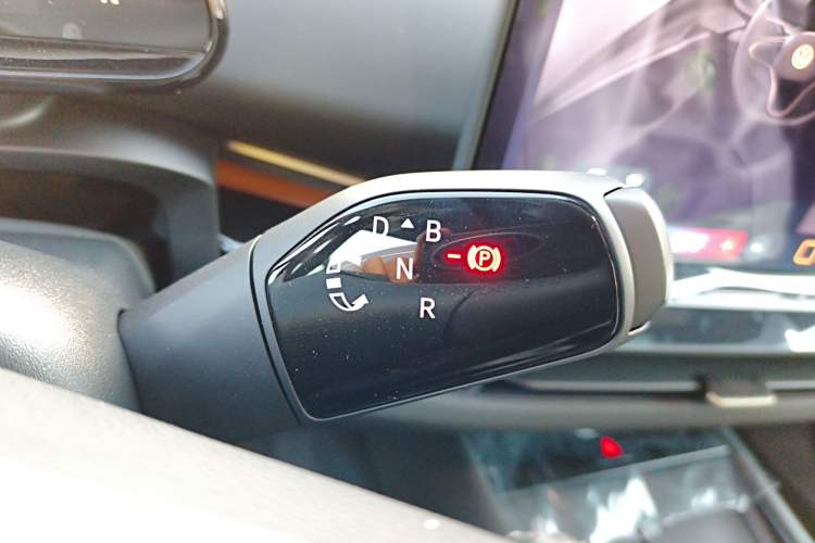 Used Volkswagen ID.UNYX 2025 Pure Model Gear Lever