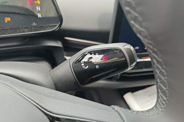 Used Volkswagen ID.UNYX 2025 Pure Model Gear Lever