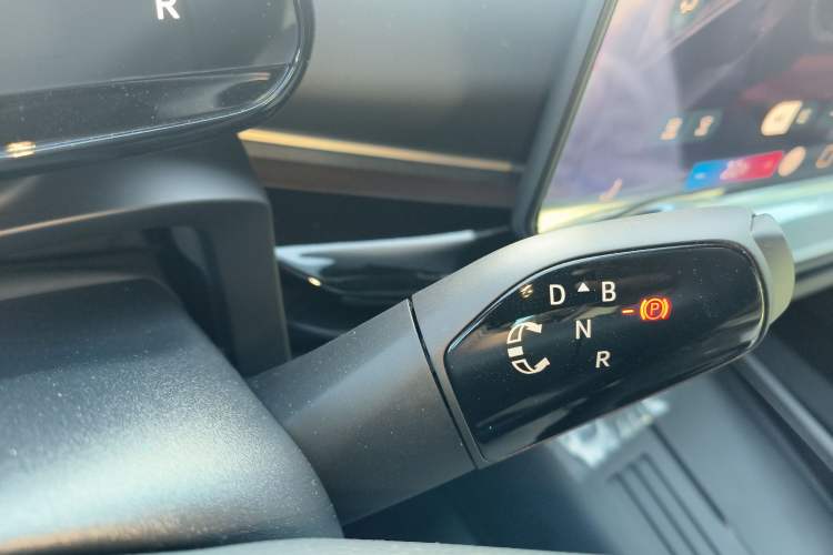 Used Volkswagen ID.UNYX 2025 Pure Model Gear Lever