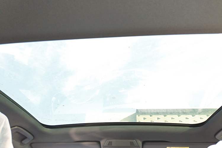 Used Volkswagen ID.UNYX 2025 Pure Model Headliner