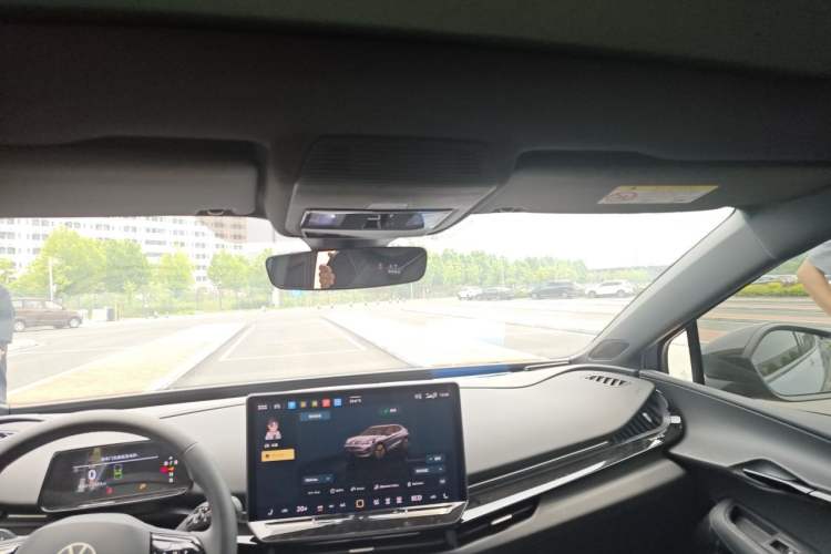 Used Volkswagen ID.UNYX 2025 Pure Model Headliner