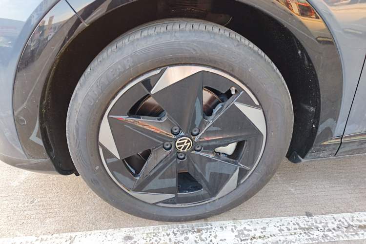 Used Volkswagen ID.UNYX 2025 Pure Model Left Front Wheel Hub