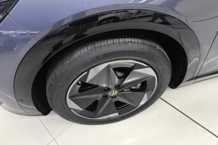 Used Volkswagen ID.UNYX 2025 Pro model Left Front Wheel Hub