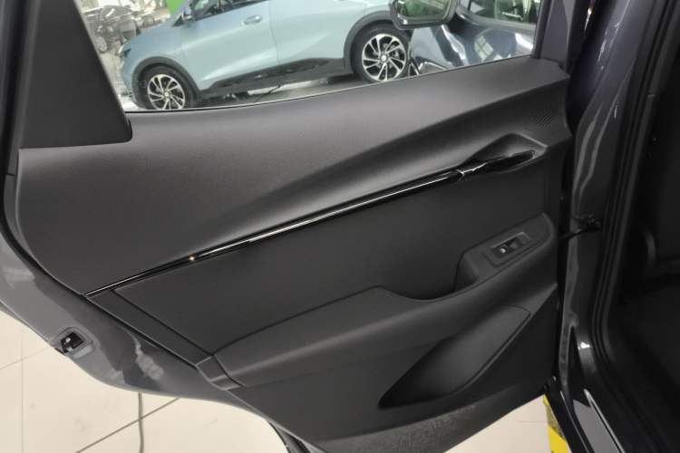 Used Volkswagen ID.UNYX 2025 Pro model Left Rear Door Interior