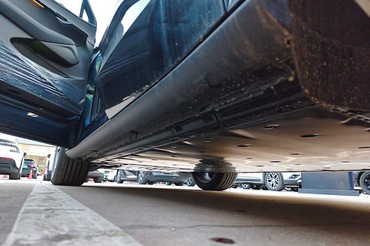 Used Volkswagen ID.UNYX 2025 Pure Model Left Side Sill