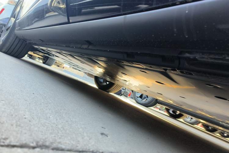 Used Volkswagen ID.UNYX 2025 Pure Model Left Side Sill