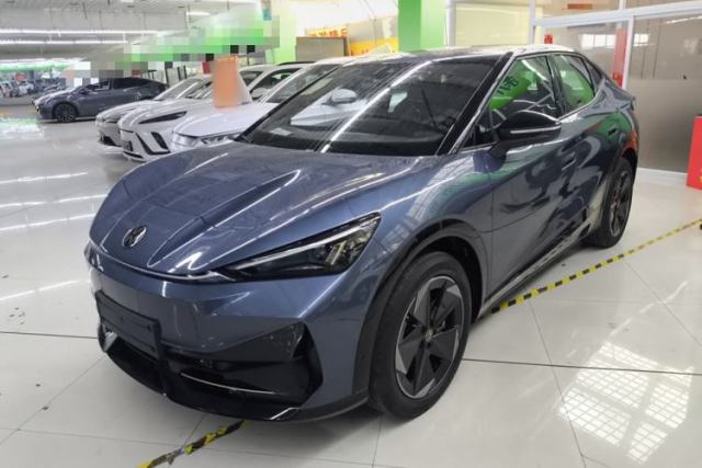 Used Volkswagen ID.UNYX 2025 Pro model