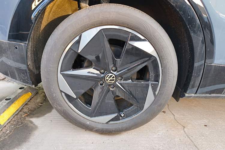 Used Volkswagen ID.UNYX 2025 Pure Model Right Rear Wheel Hub