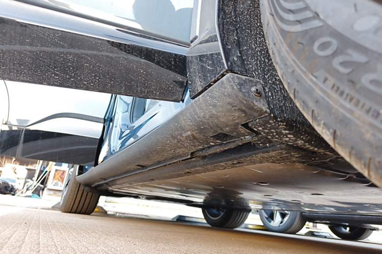 Used Volkswagen ID.UNYX 2025 Pure Model Right Side Sill