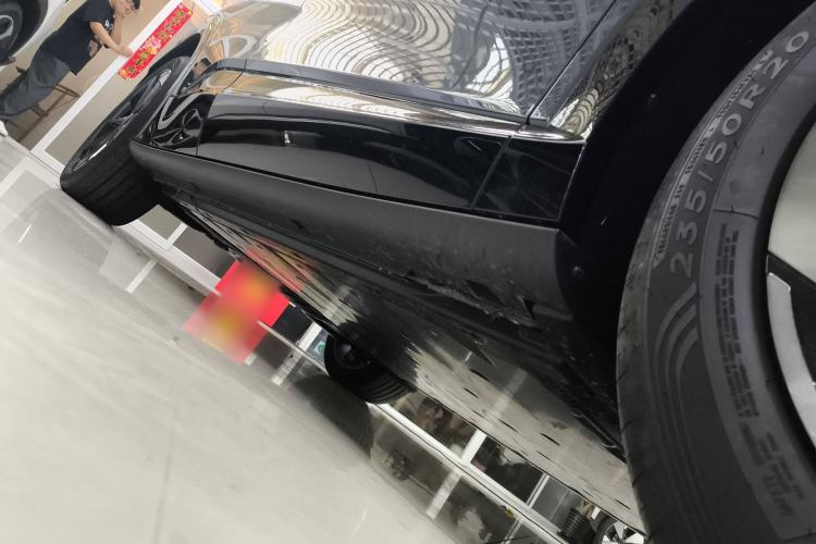 Used Volkswagen ID.UNYX 2025 Pro model Right Side Sill
