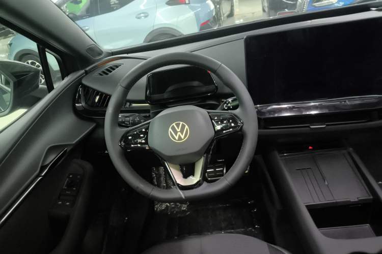Used Volkswagen ID.UNYX 2025 Pro model Steering Wheel