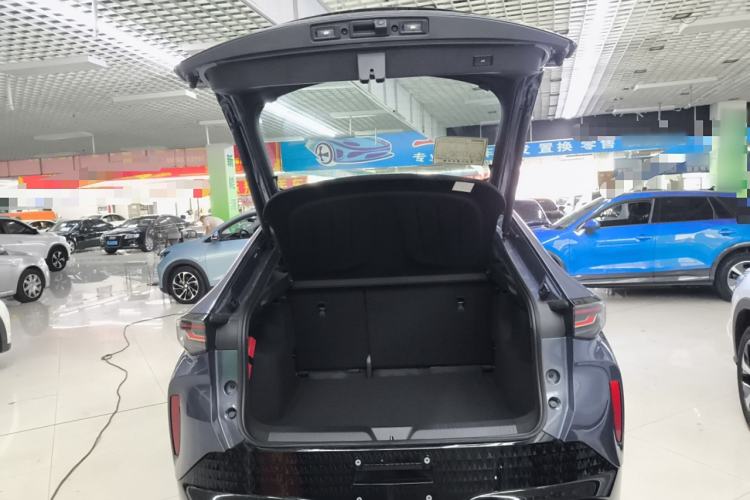 Used Volkswagen ID.UNYX 2025 Pro model Trunk