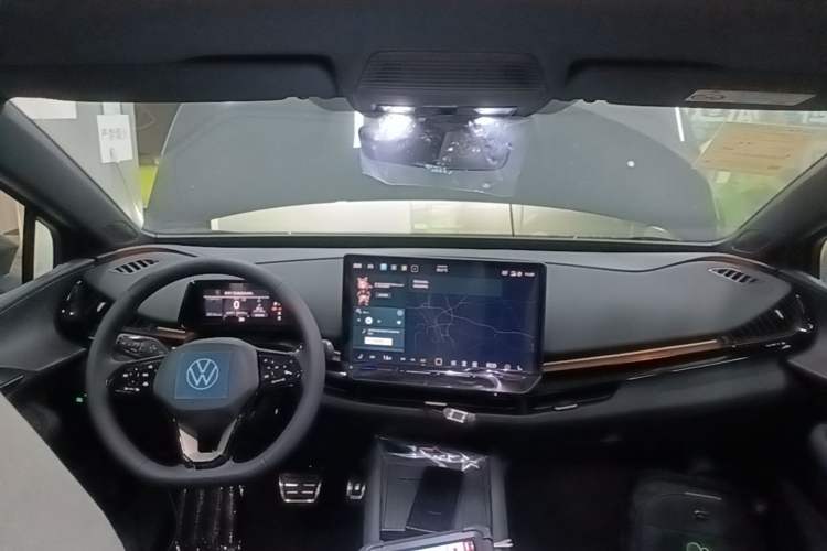 Used Volkswagen ID.UNYX 2025 Pure Model Center Console