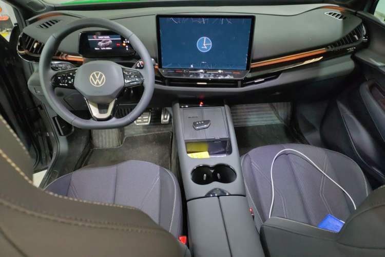 Used Volkswagen ID.UNYX 2025 Pure Model Center Console