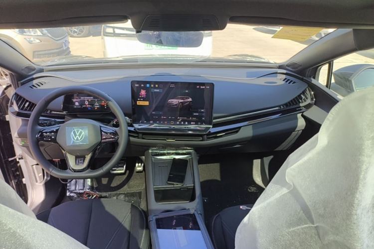 Used Volkswagen ID.UNYX 2025 Pure Model Center Console
