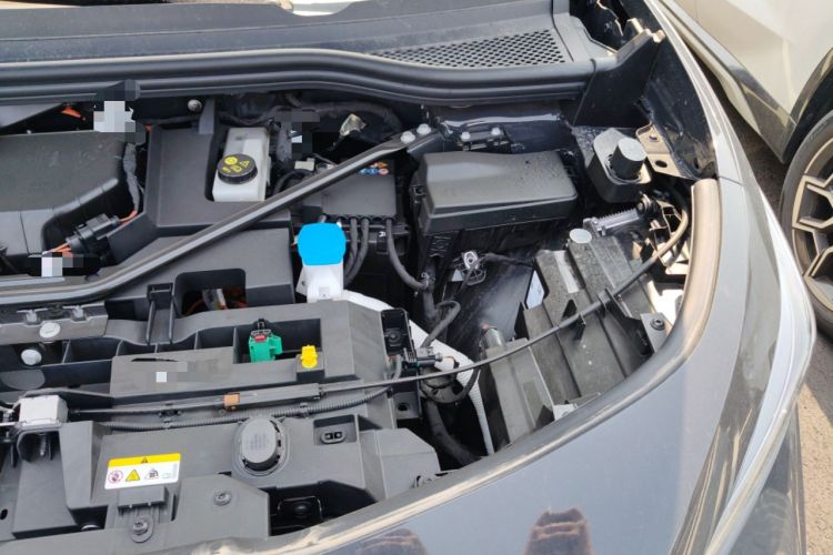 Used Volkswagen ID.UNYX 2025 Pure Model Engine Bay Left