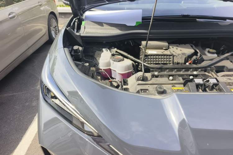 Used Volkswagen ID.UNYX 2025 Ultra Model Engine Bay Right