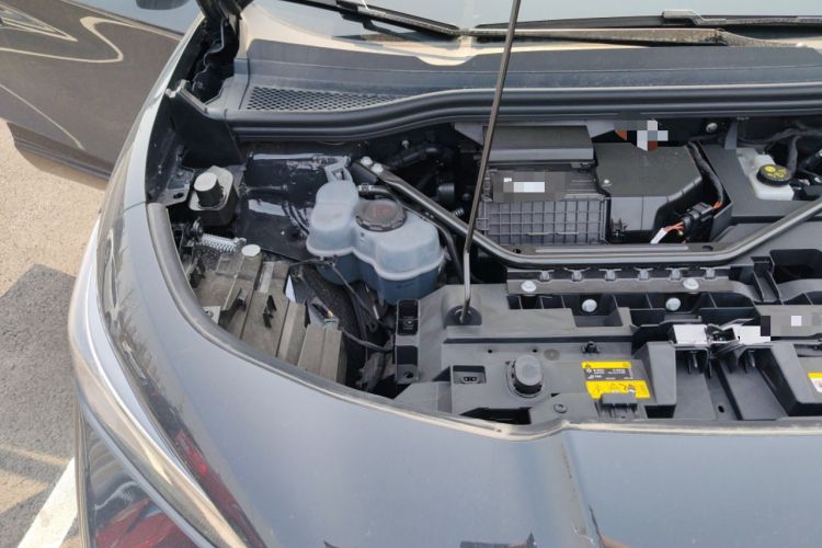 Used Volkswagen ID.UNYX 2025 Pure Model Engine Bay Right