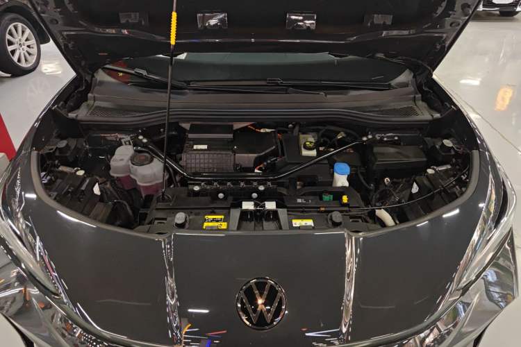 Used Volkswagen ID.UNYX 2025 Pro model Engine Bay