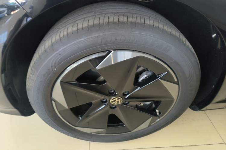 Used Volkswagen ID.UNYX 2025 Pure Model Exterior 4