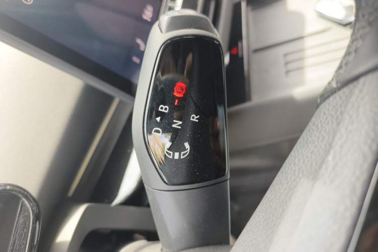 Used Volkswagen ID.UNYX 2025 Ultra Model Gear Lever