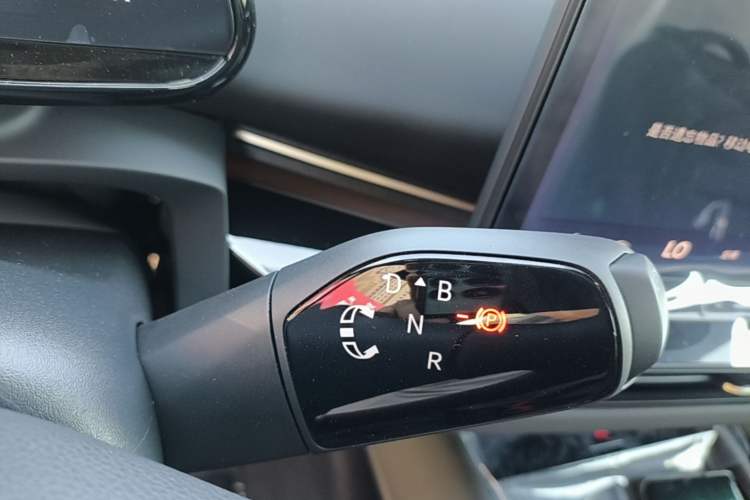 Used Volkswagen ID.UNYX 2025 Pure Model Gear Lever
