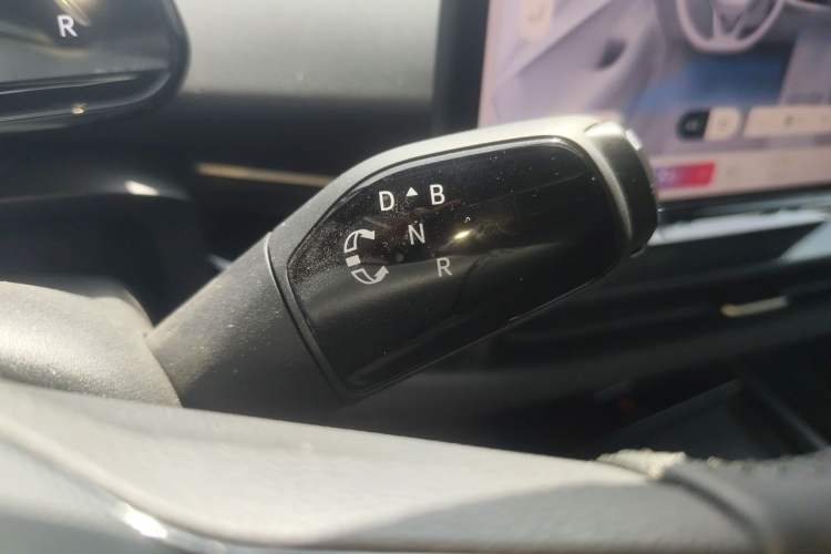 Used Volkswagen ID.UNYX 2025 Pure Model Gear Lever