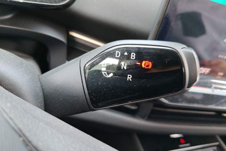 Used Volkswagen ID.UNYX 2025 Pure Model Gear Lever
