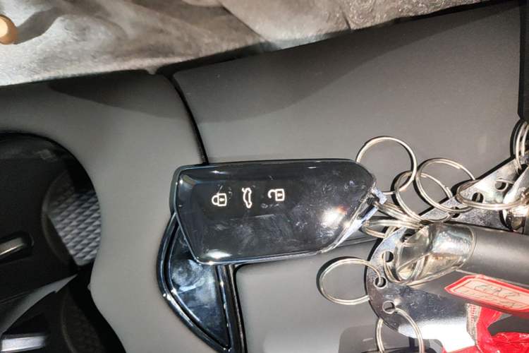 Used Volkswagen ID.UNYX 2025 Pure Model Interior 1