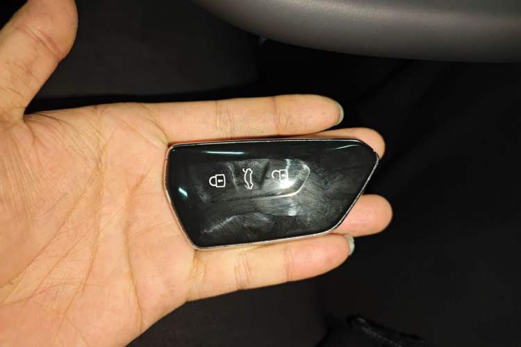 Used Volkswagen ID.UNYX 2025 Pro model Interior 1