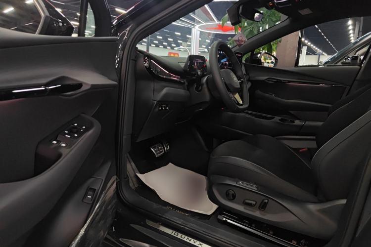 Used Volkswagen ID.UNYX 2025 Pro model Interior 3
