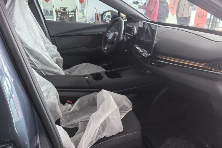 Used Volkswagen ID.UNYX 2025 Pure Model Interior 4