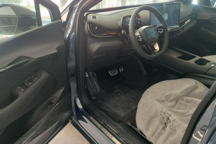 Used Volkswagen ID.UNYX 2025 Pure Model Interior 5