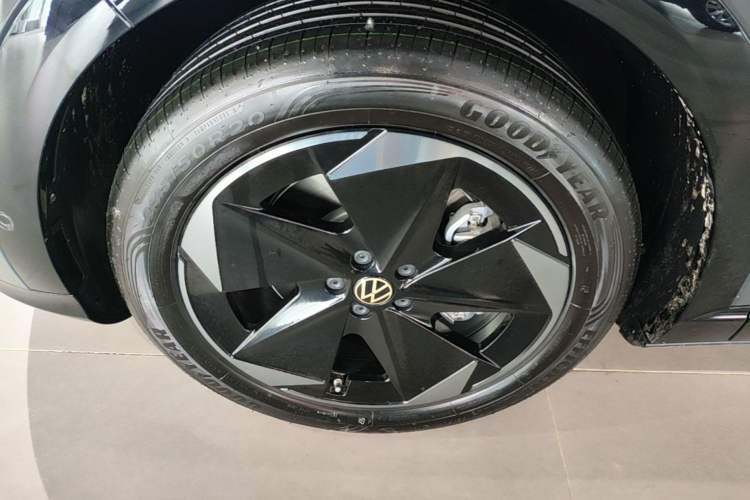 Used Volkswagen ID.UNYX 2025 Pure Model Left Front Wheel Hub