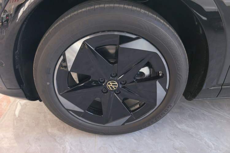 Used Volkswagen ID.UNYX 2025 Pure Model Left Front Wheel Hub