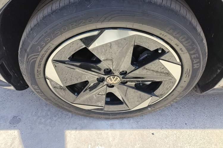 Used Volkswagen ID.UNYX 2025 Pure Model Left Front Wheel Hub