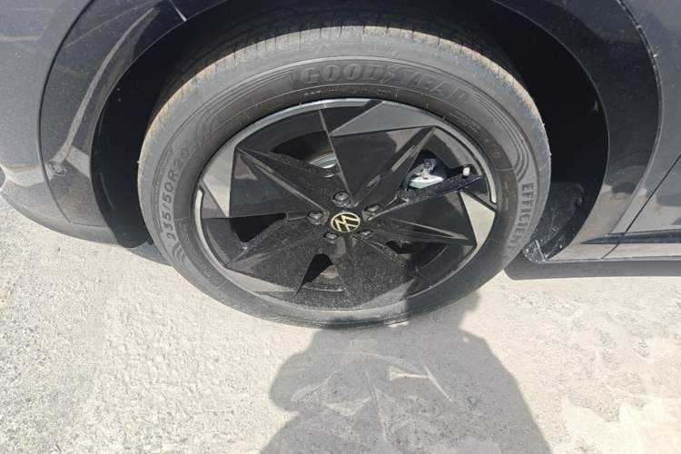 Used Volkswagen ID.UNYX 2025 Pure Model Left Front Wheel Hub