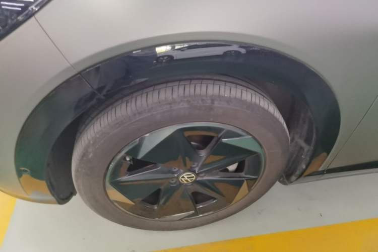 Used Volkswagen ID.UNYX 2025 Ultra Model Left Front Wheel Hub
