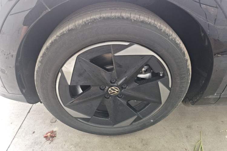 Used Volkswagen ID.UNYX 2025 Pure Model Left Front Wheel Hub