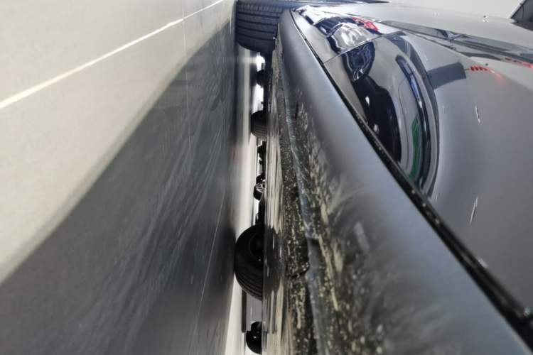 Used Volkswagen ID.UNYX 2025 Pure Model Left Side Sill
