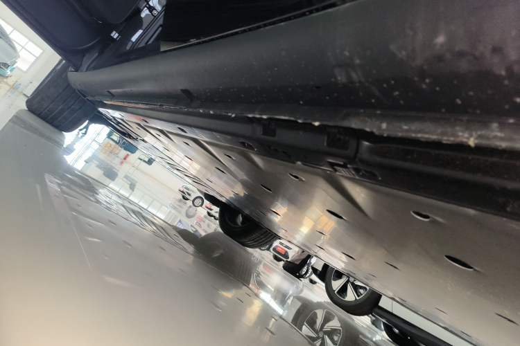 Used Volkswagen ID.UNYX 2025 Pure Model Left Side Sill