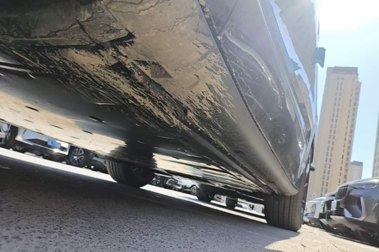 Used Volkswagen ID.UNYX 2025 Pure Model Left Side Sill